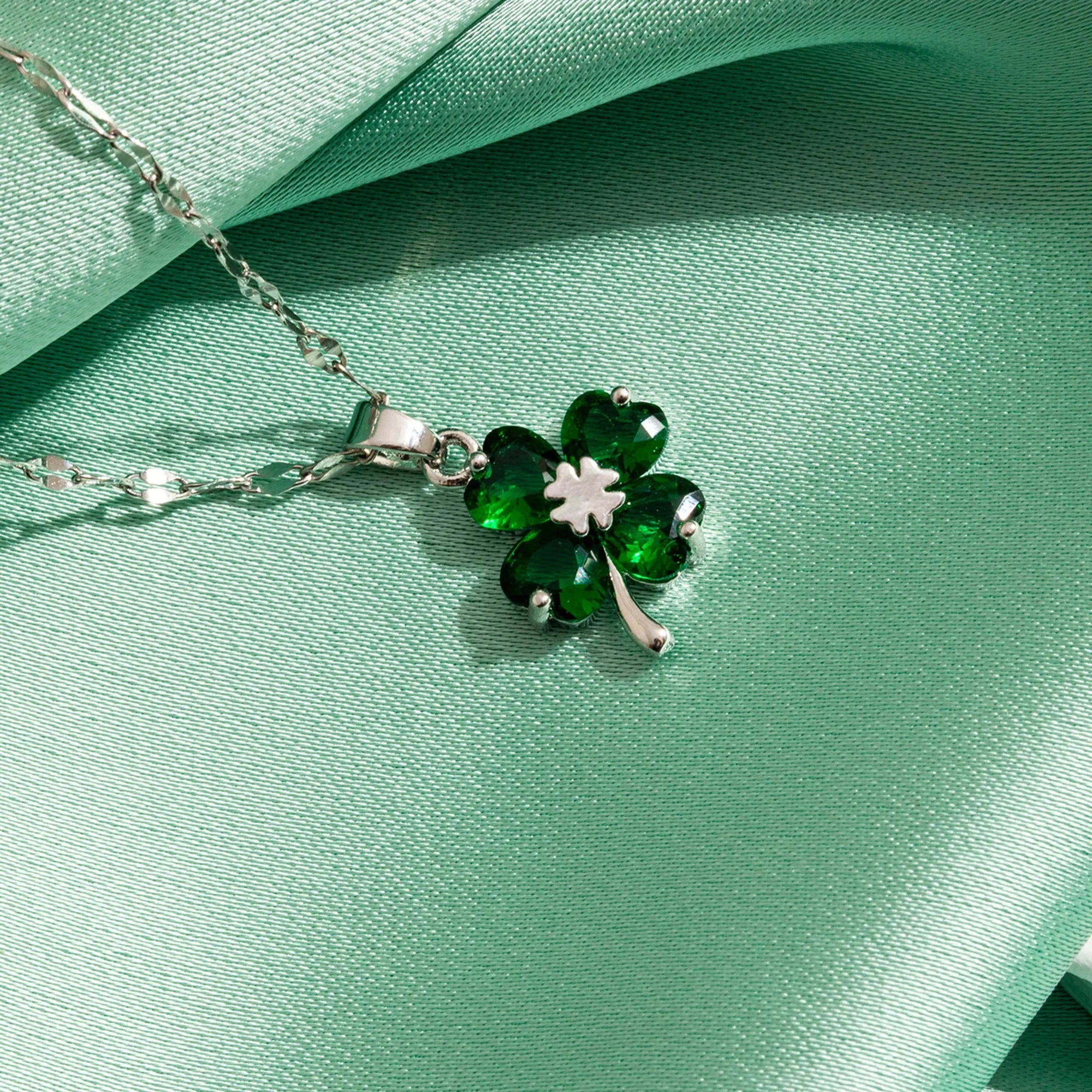Necklace with Colorful 4-Leaf Clover Pendant silver and green