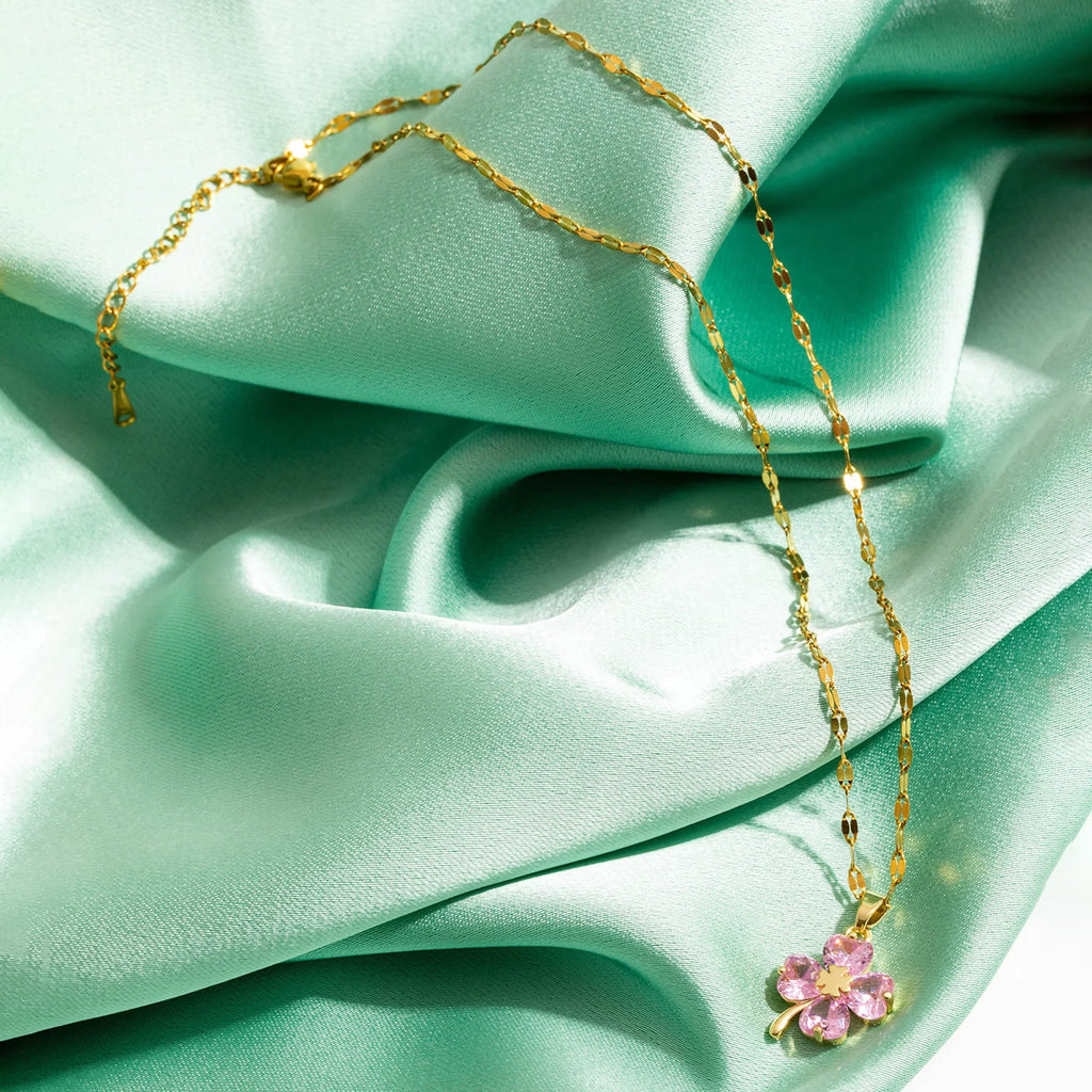Necklace with Colorful 4-Leaf Clover Pendant gold and rose