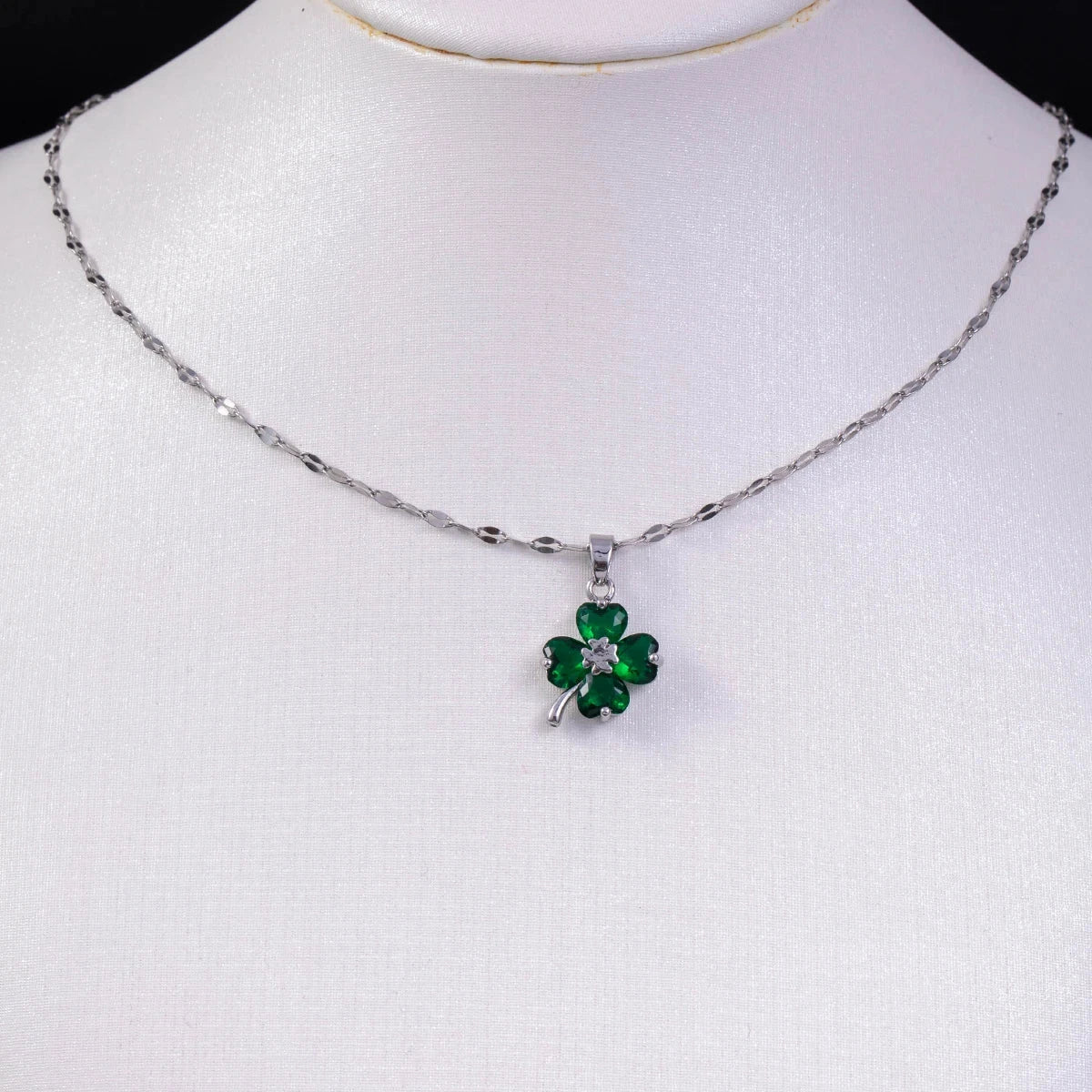 Necklace with Colorful 4-Leaf Clover Pendant silver and green
