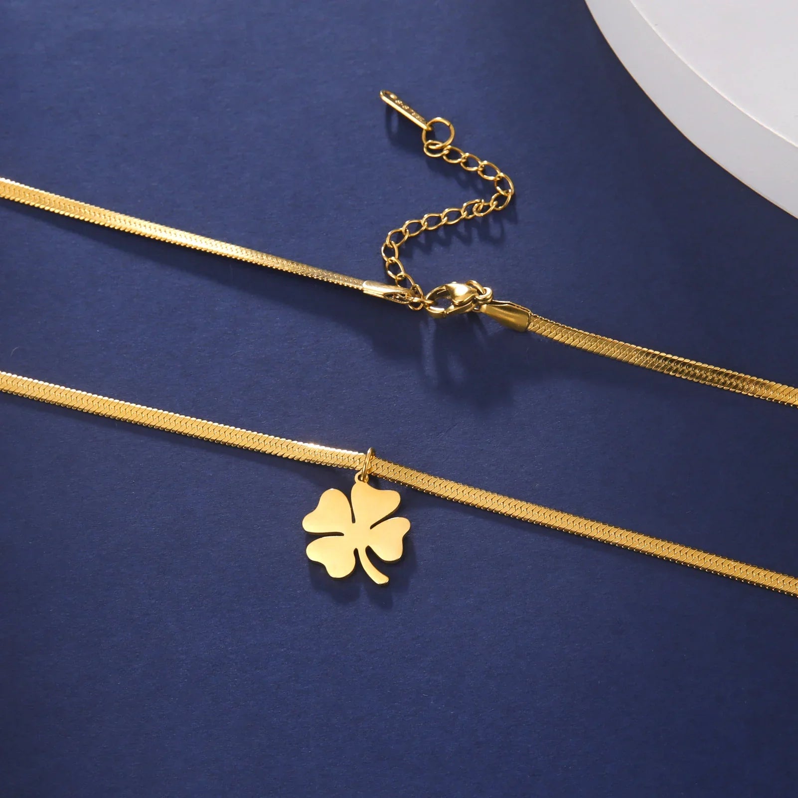 Four-Leaf Clover Good Luck Pendant Necklace gold