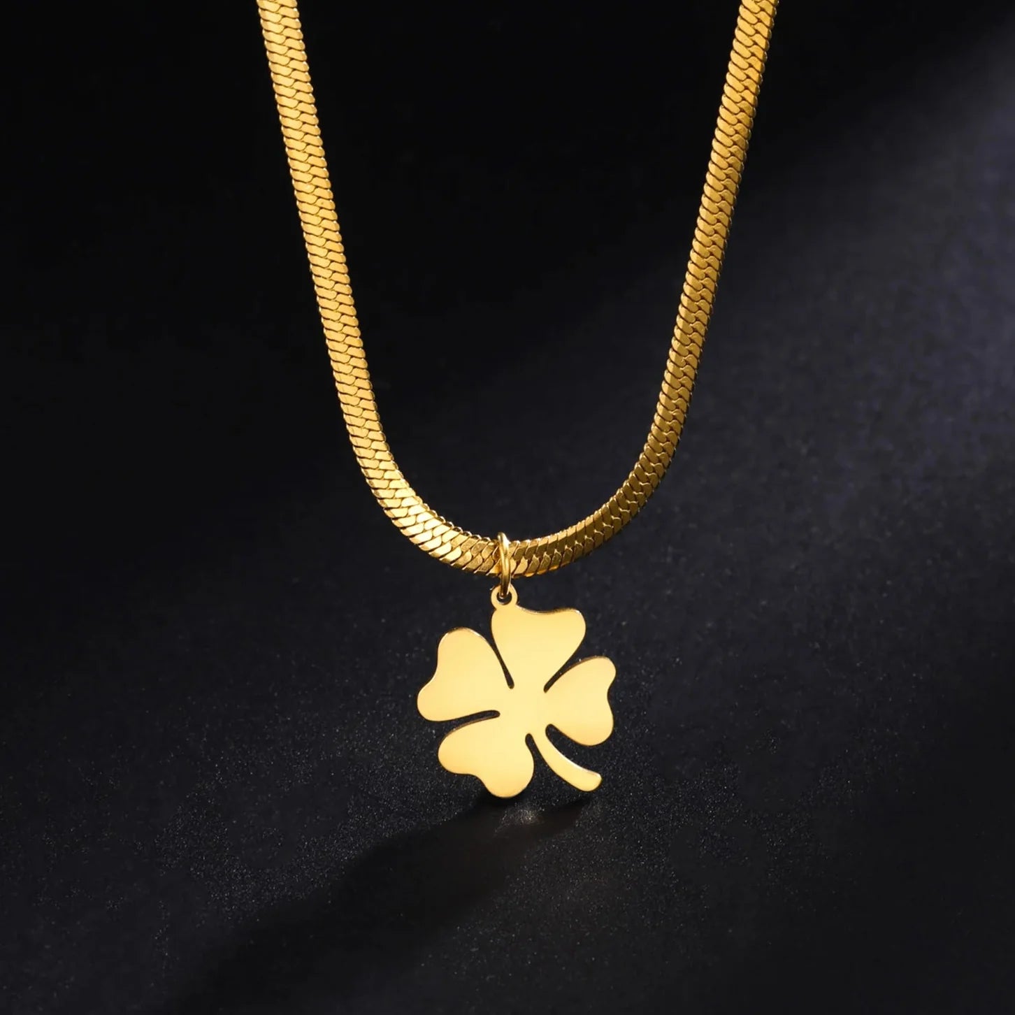 Four-Leaf Clover Good Luck Pendant Necklace gold