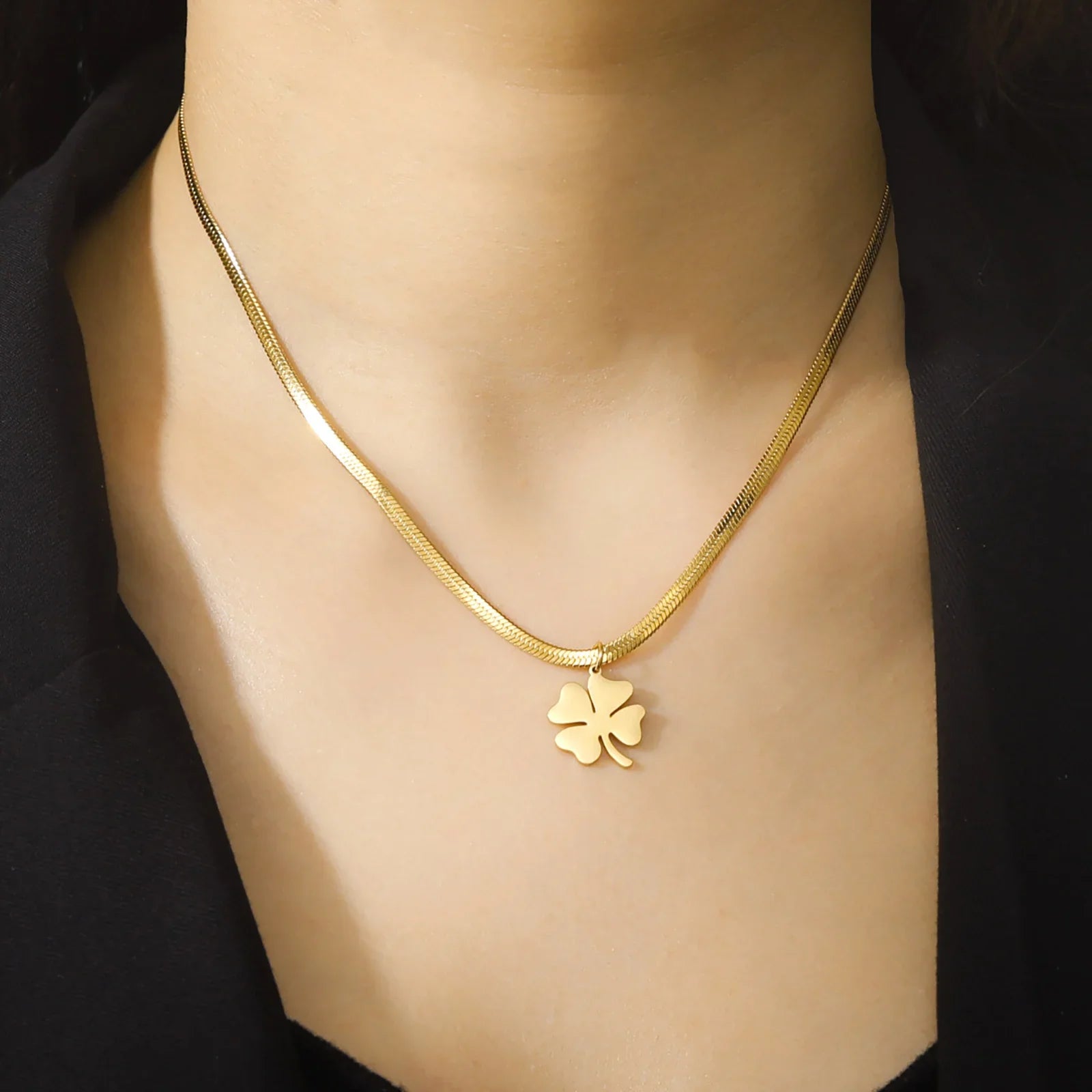 Four-Leaf Clover Good Luck Pendant Necklace gold