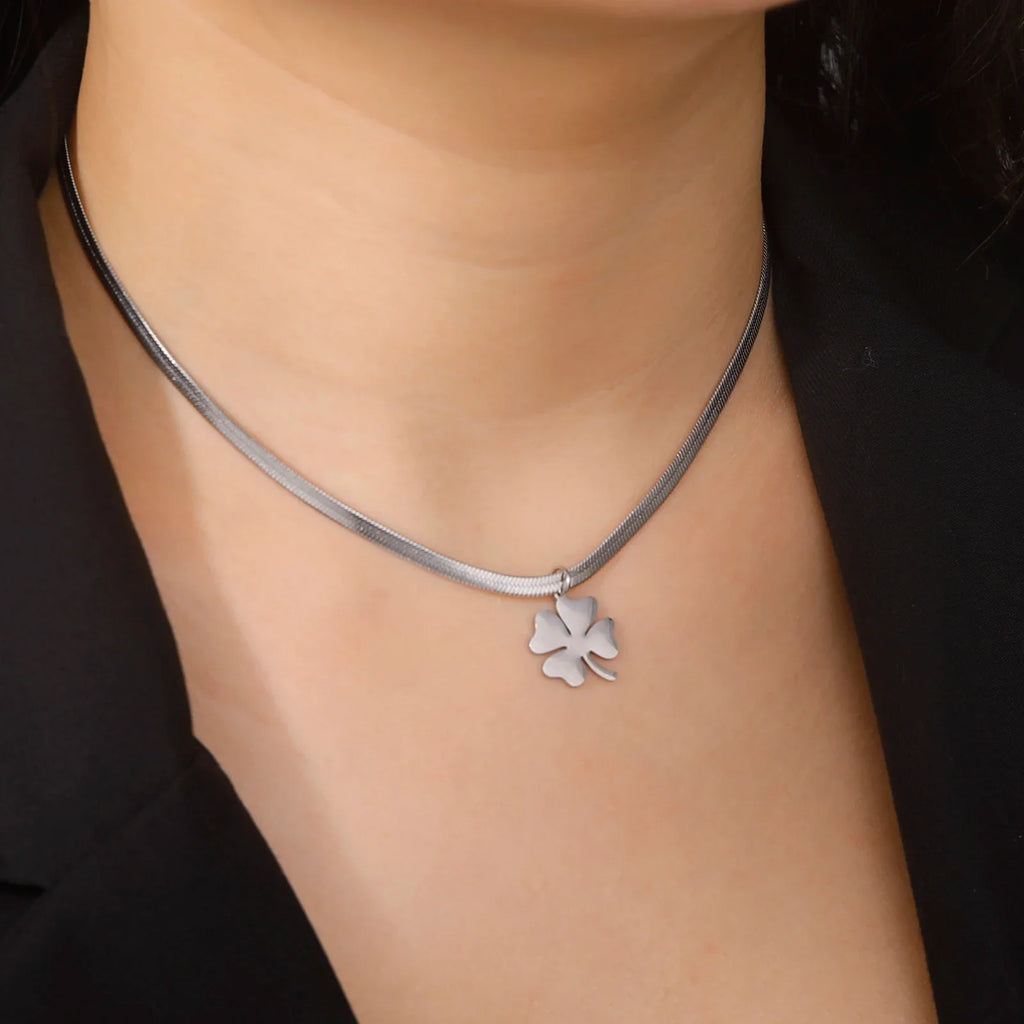 Four-Leaf Clover Good Luck Pendant Necklace silver