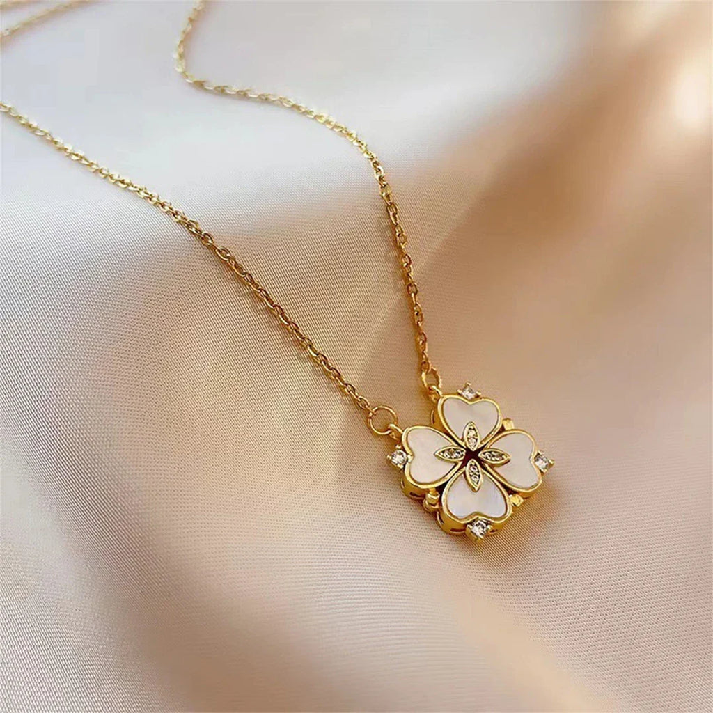 Choker Necklace with Lucky Four-Leaf Clover Pendant gold