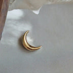 Discreet Necklace with Moon Pendant for Women in Gold