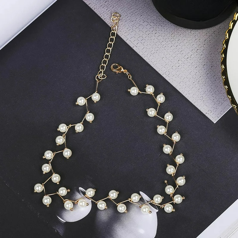 Original Choker Necklace in White Pearls Gold