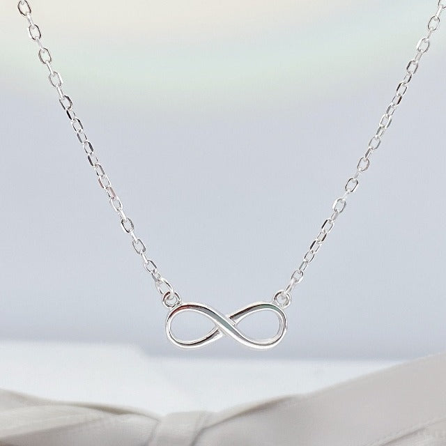 Infinity Necklace Silver