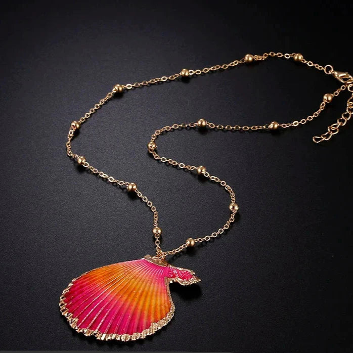 Pendant Necklace with Pretty Shell Scallop 1