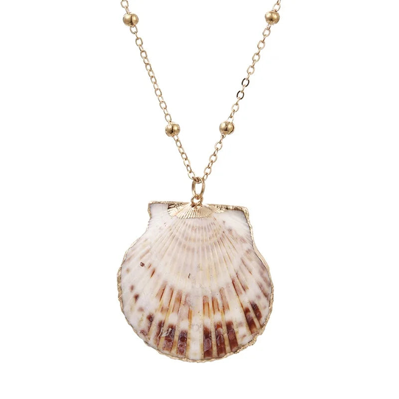 Pendant Necklace with Pretty Shell Scallop 2