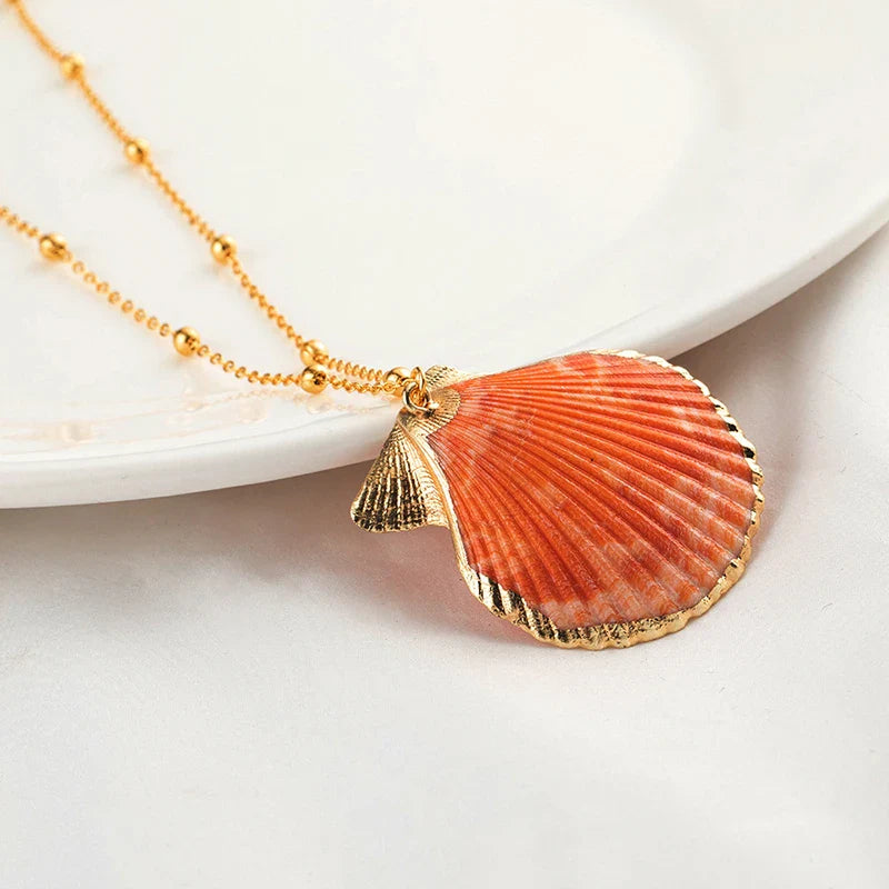 Pendant Necklace with Pretty Shell Scallop 1
