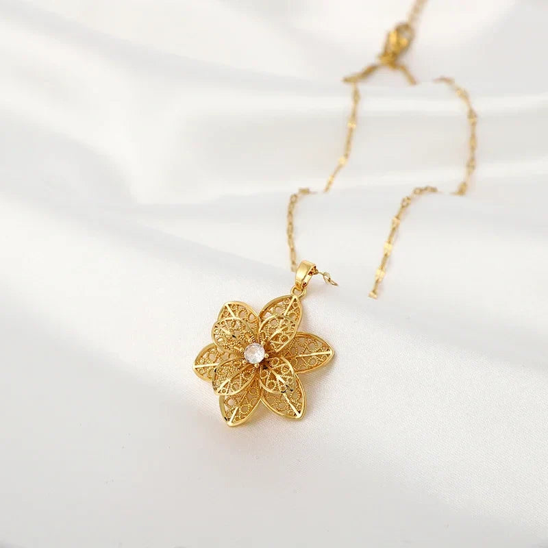 Spinning Anti-Stress Pendant Necklace with Pretty Flower