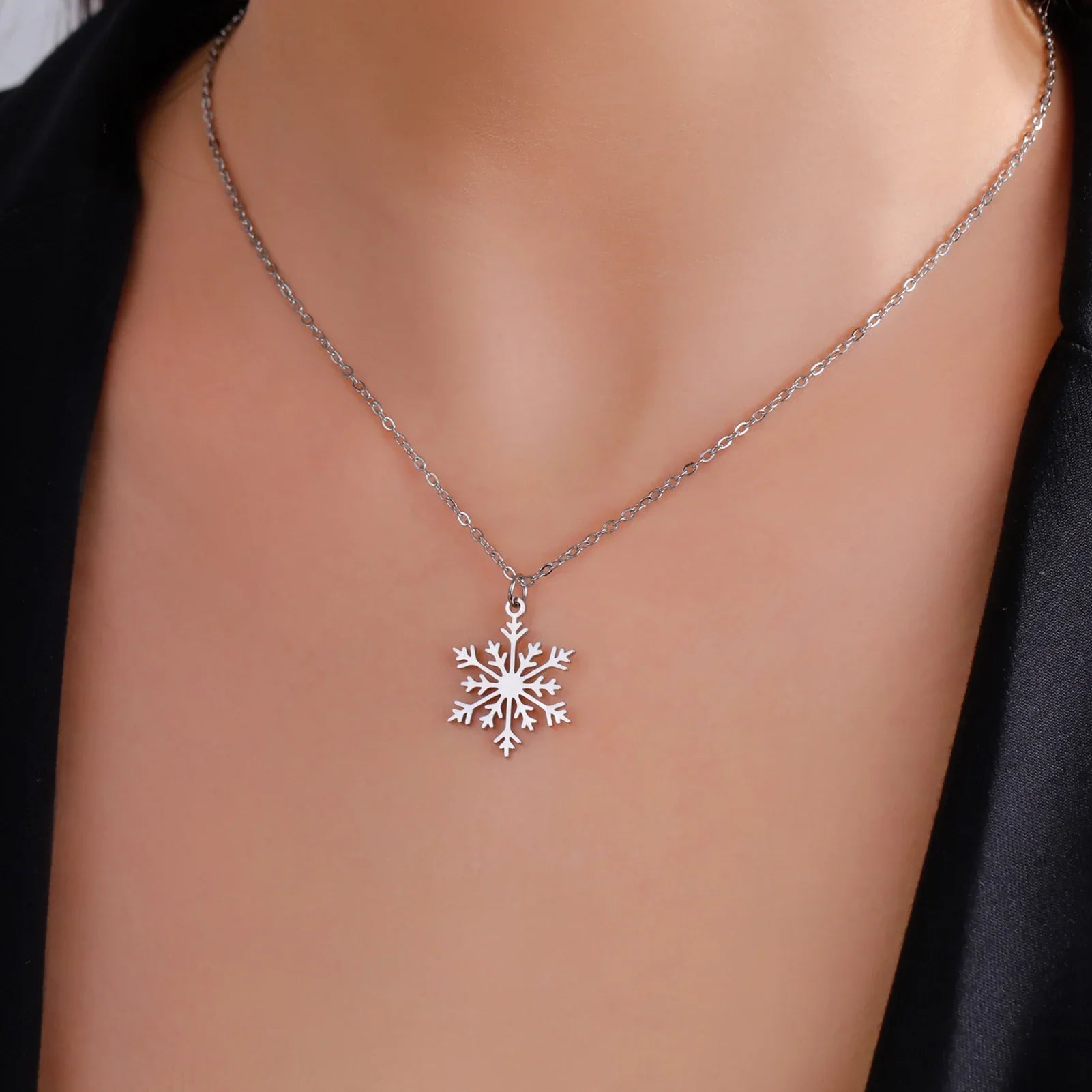 Snowflake Pendant Necklace Winter silver