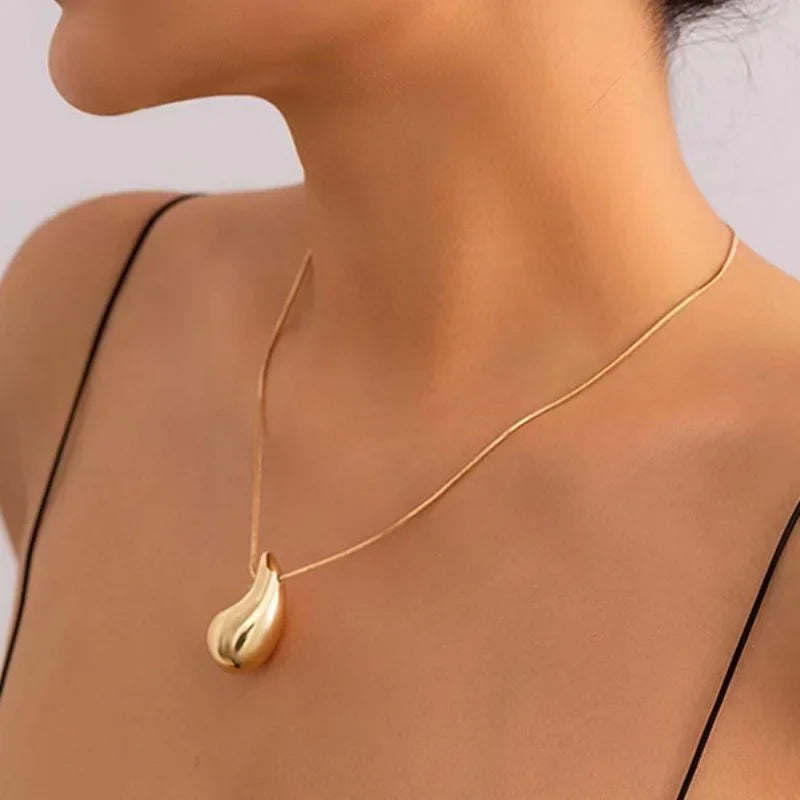 Asymmetric Water Drop Pendant Necklace Gold