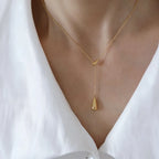 Fine Teardrop Pendant Necklace gold