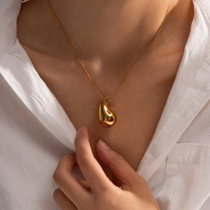 Large Teardrop Pendant Necklace gold
