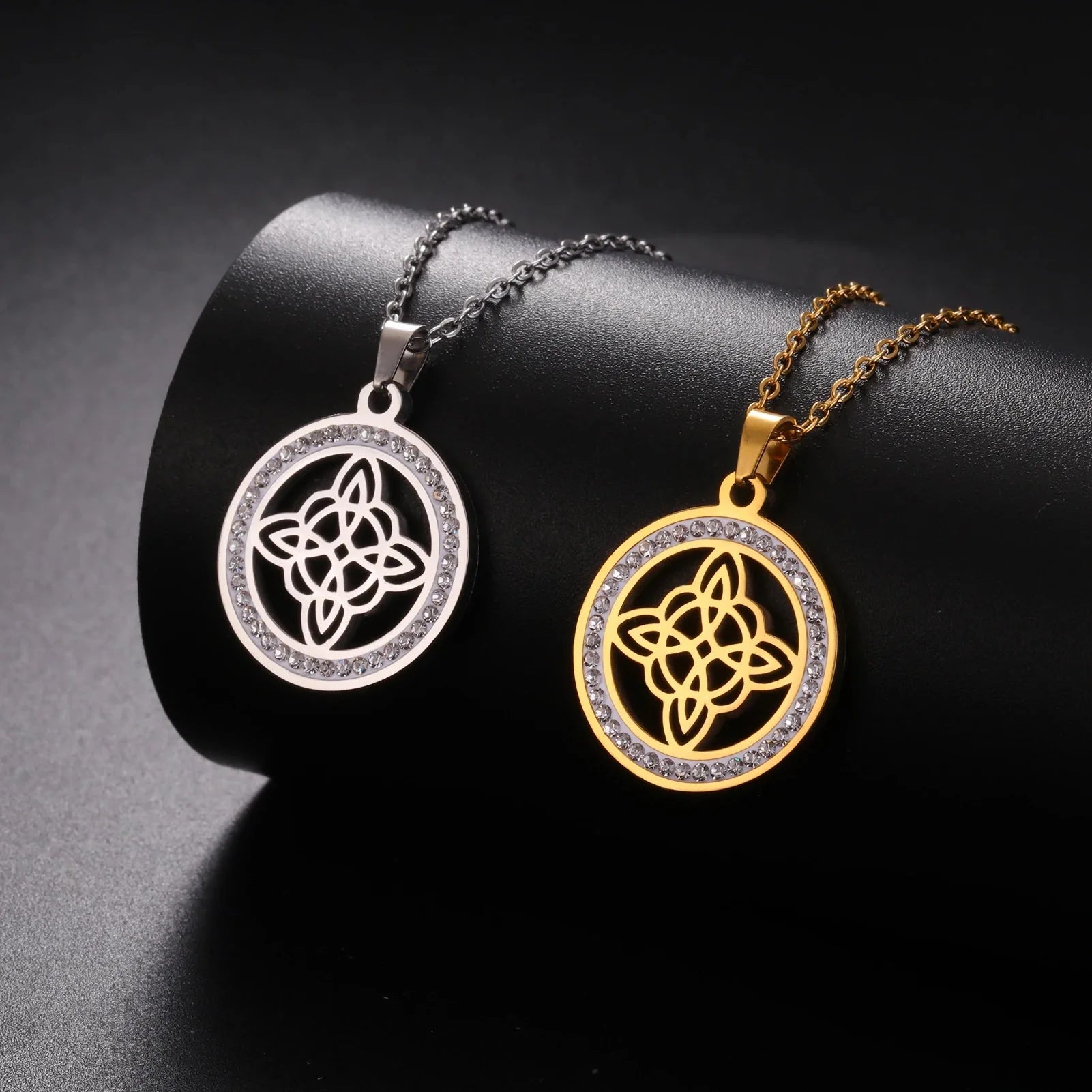 Wiccan Pendant Necklace Witch’s Knot Protection Amulet Women's Gold