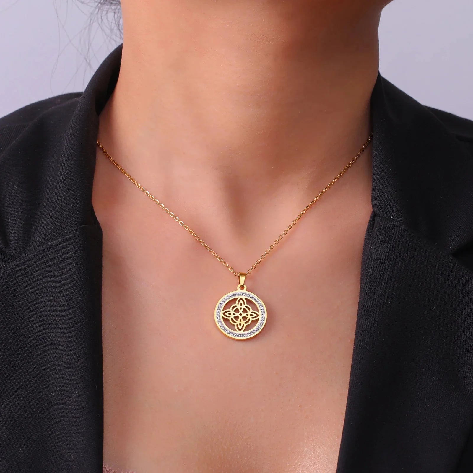 Wiccan Pendant Necklace Witch’s Knot Protection Amulet Women's Gold