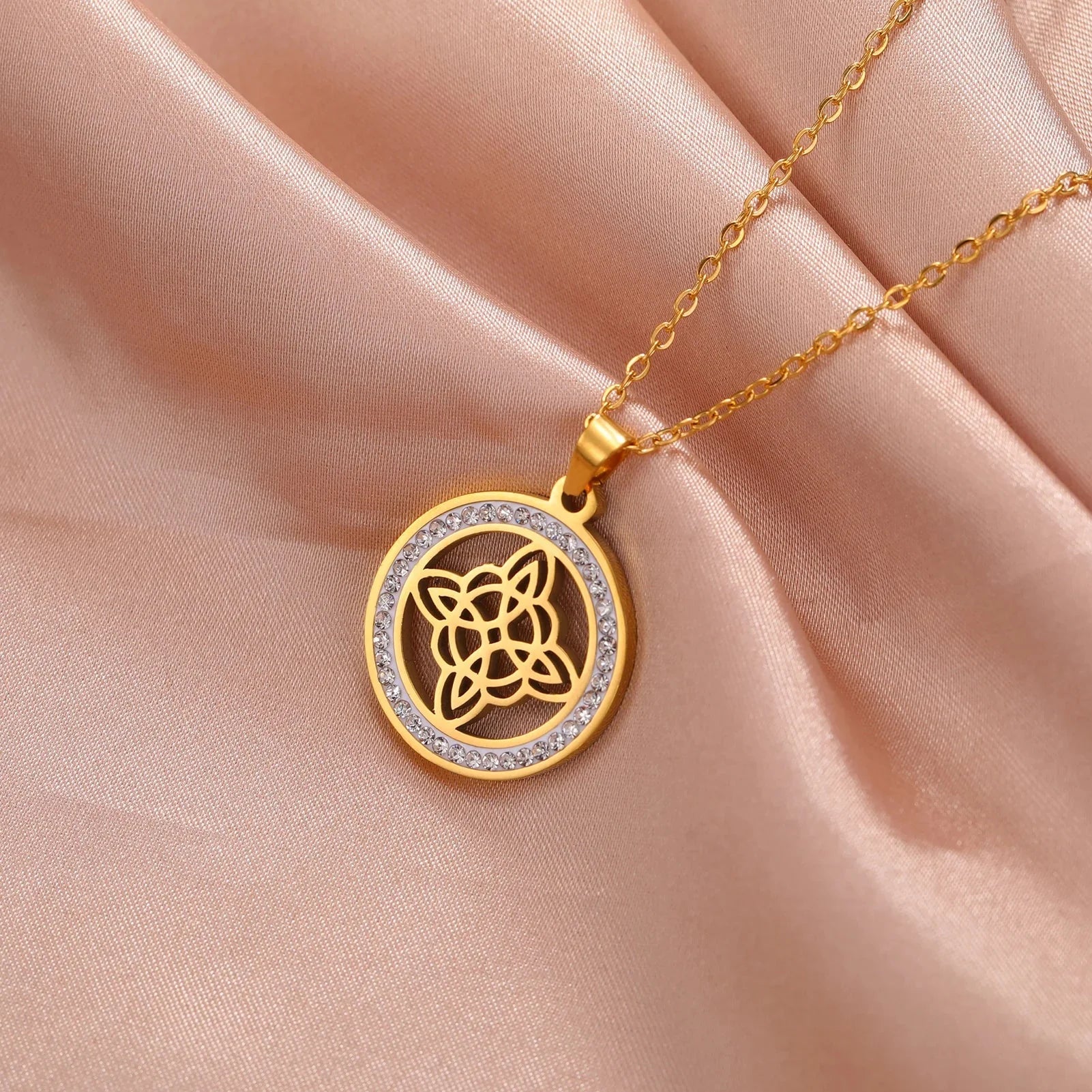 Wiccan Pendant Necklace Witch’s Knot Protection Amulet Women's Gold