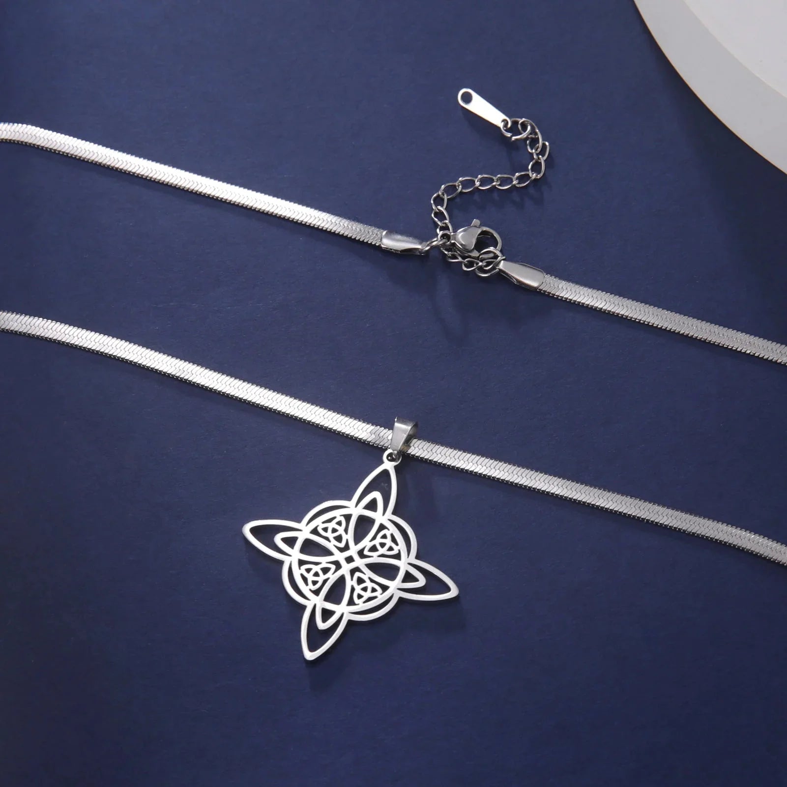 Wiccan Witch's Knot Pendant Necklace Women’s Protection Amulet Silver