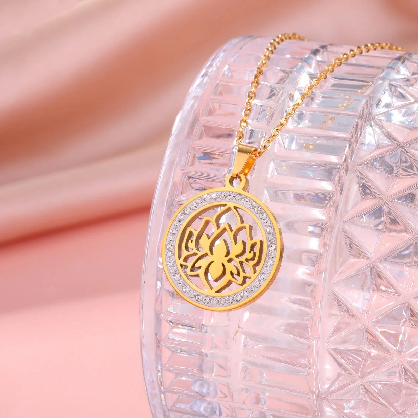 Zen Women's Lotus Flower Pendant Necklace gold