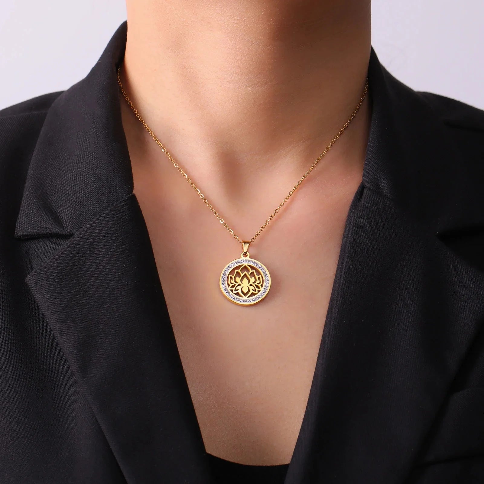 Zen Women's Lotus Flower Pendant Necklace gold