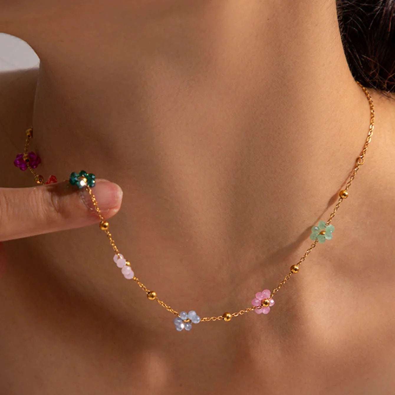 Choker Necklace with Colorful Flower Pendant