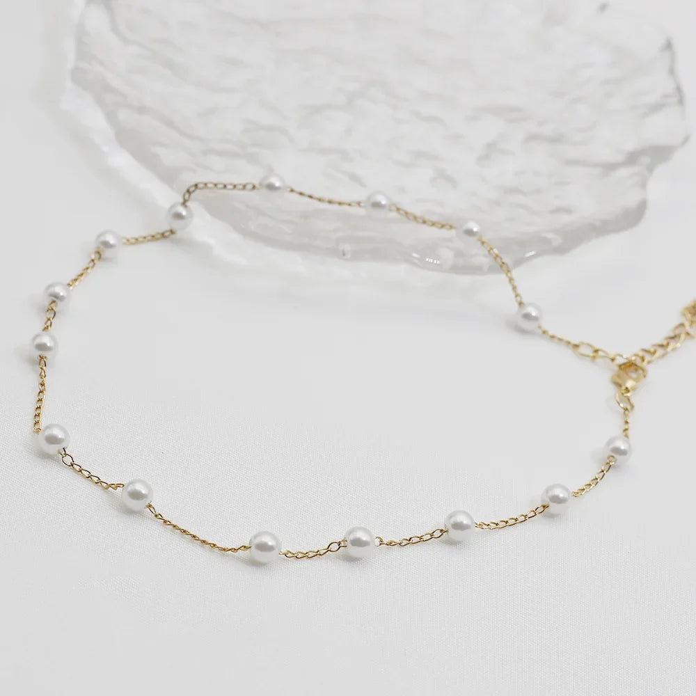Women’s Choker Necklace with Gold Pearls