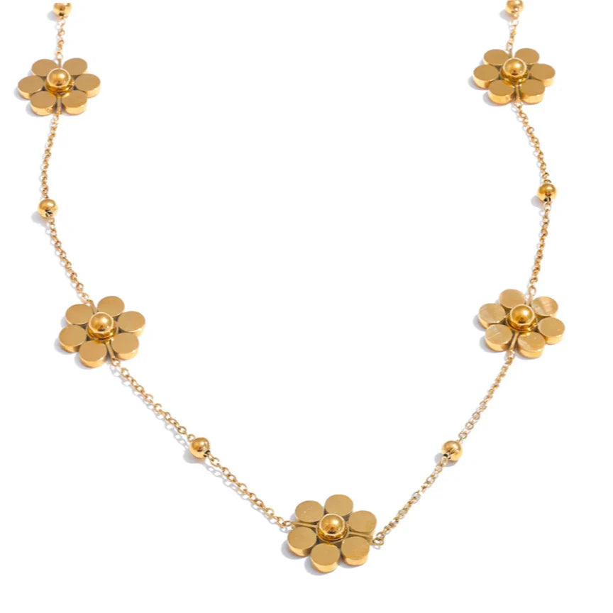 Choker Necklace with Flower Pendant in Gold