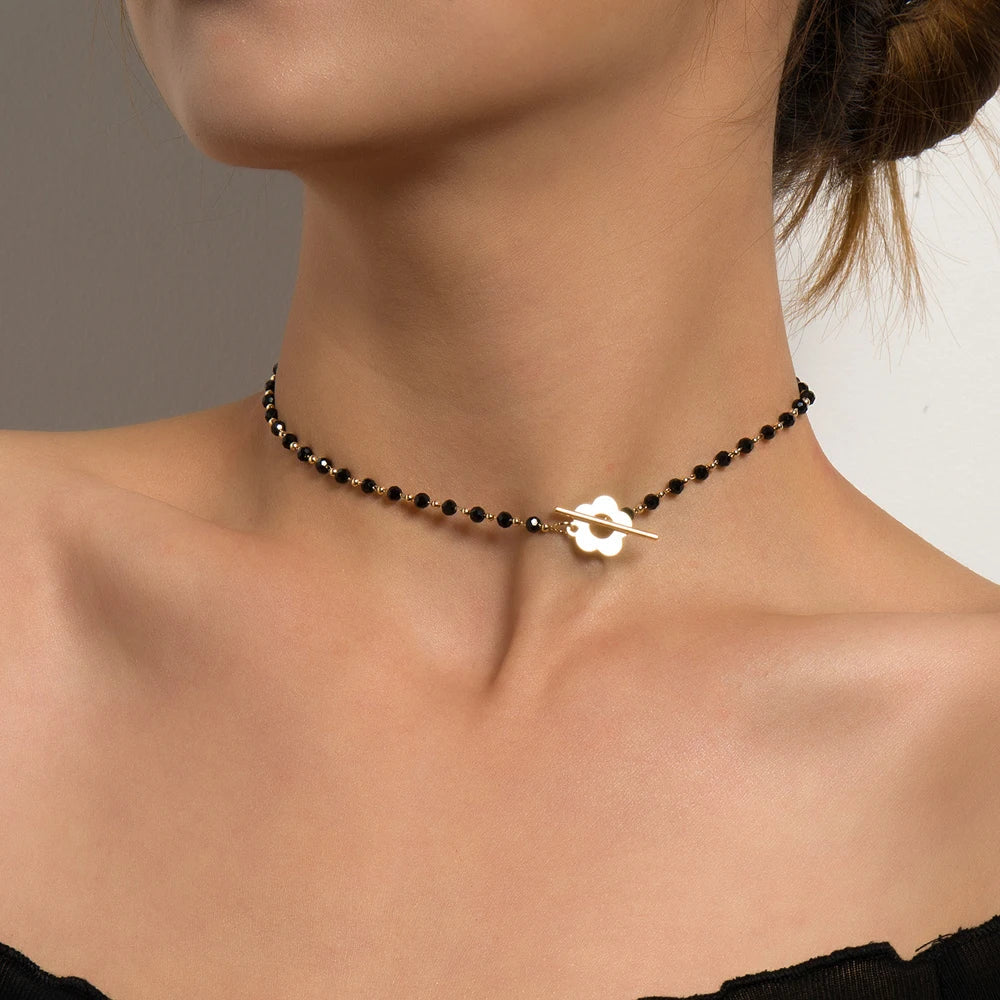 Flower Pendant Choker Necklace black and gold