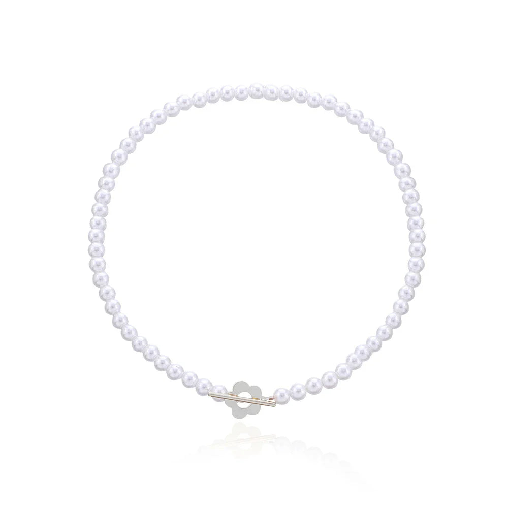 Flower Pendant Choker Necklace white and silver