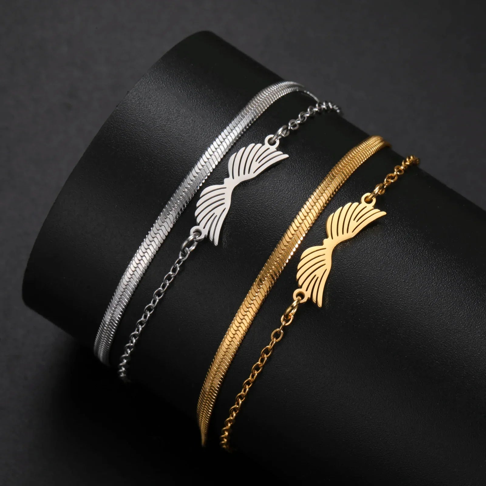 Double angel wings gold bracelet