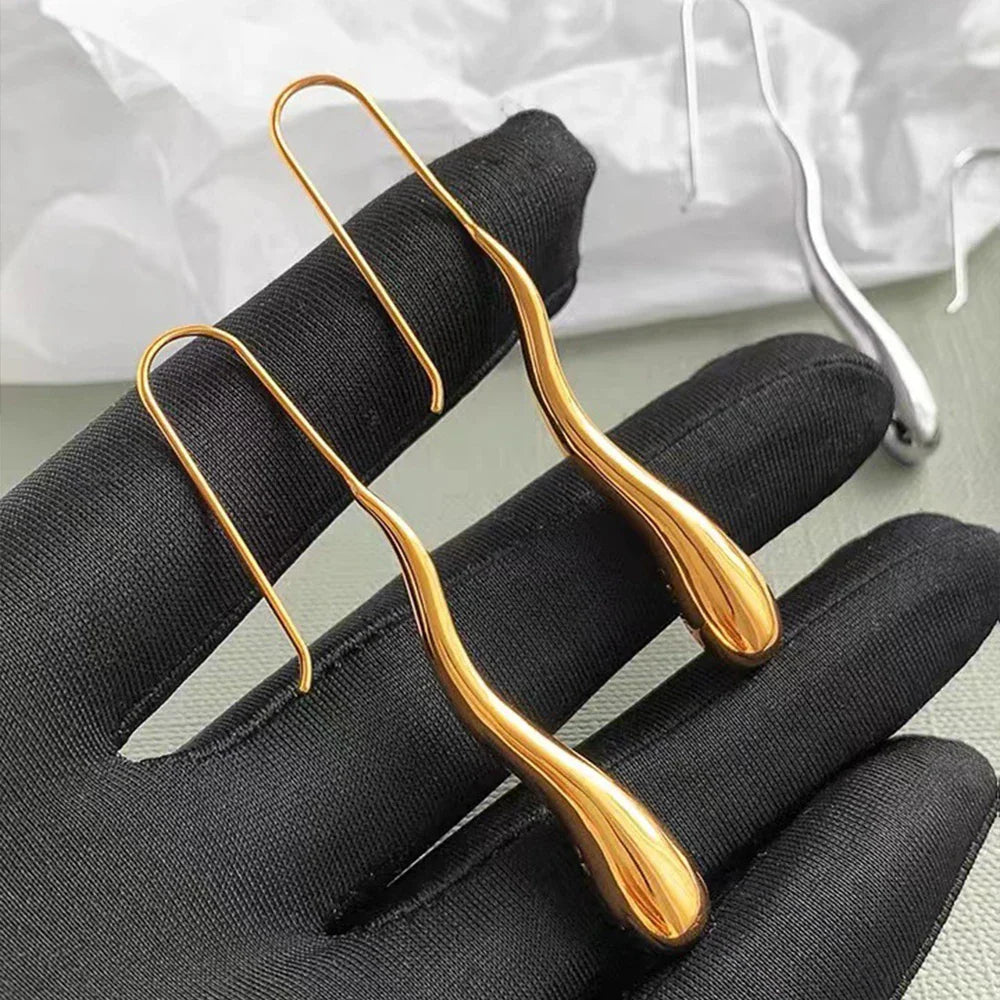 Elegant Fine Teardrop Dangle Earrings gold