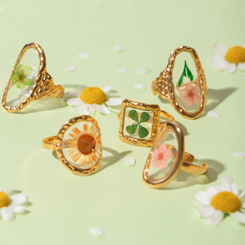 Large Flower Ring in Transparent Frame