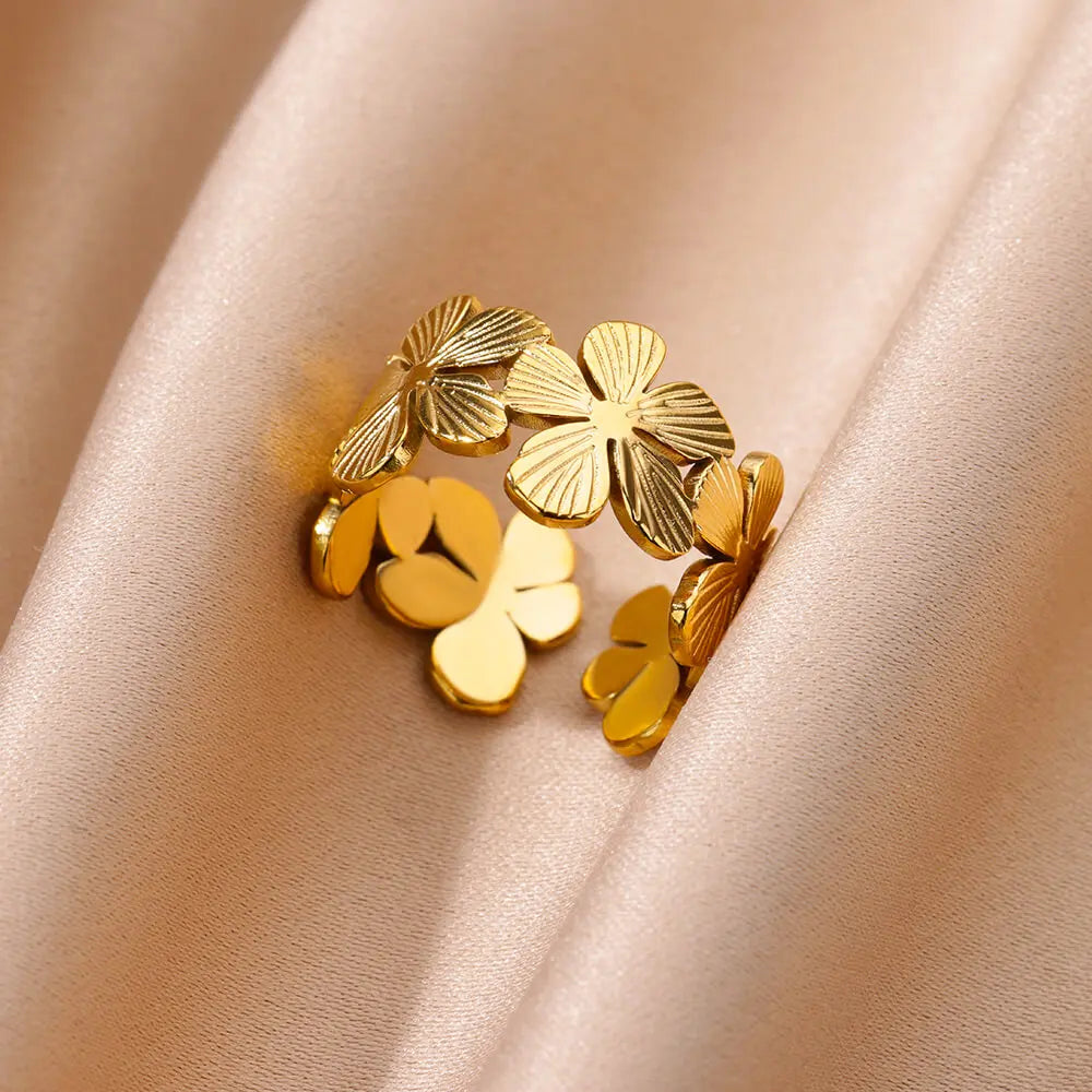 Large Gold 5-Petal Flower Band Ring