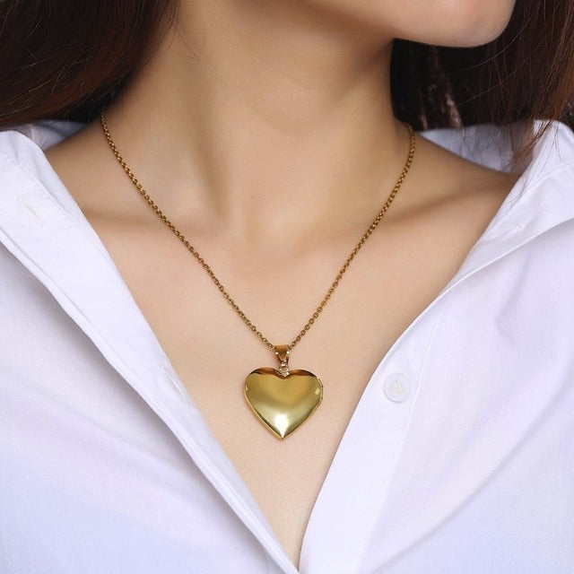 Openable Heart Locket for Photo gold