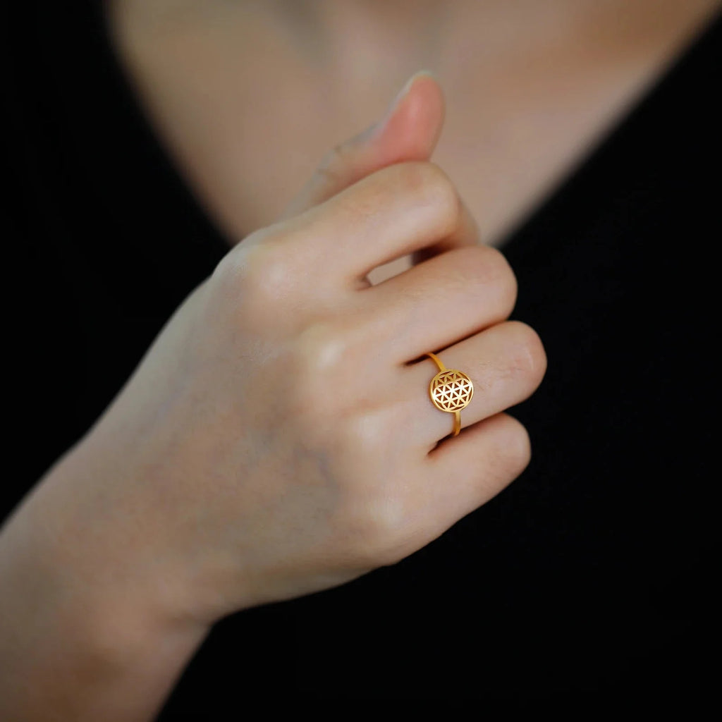 Small Life Flower Women’s Gold Ring