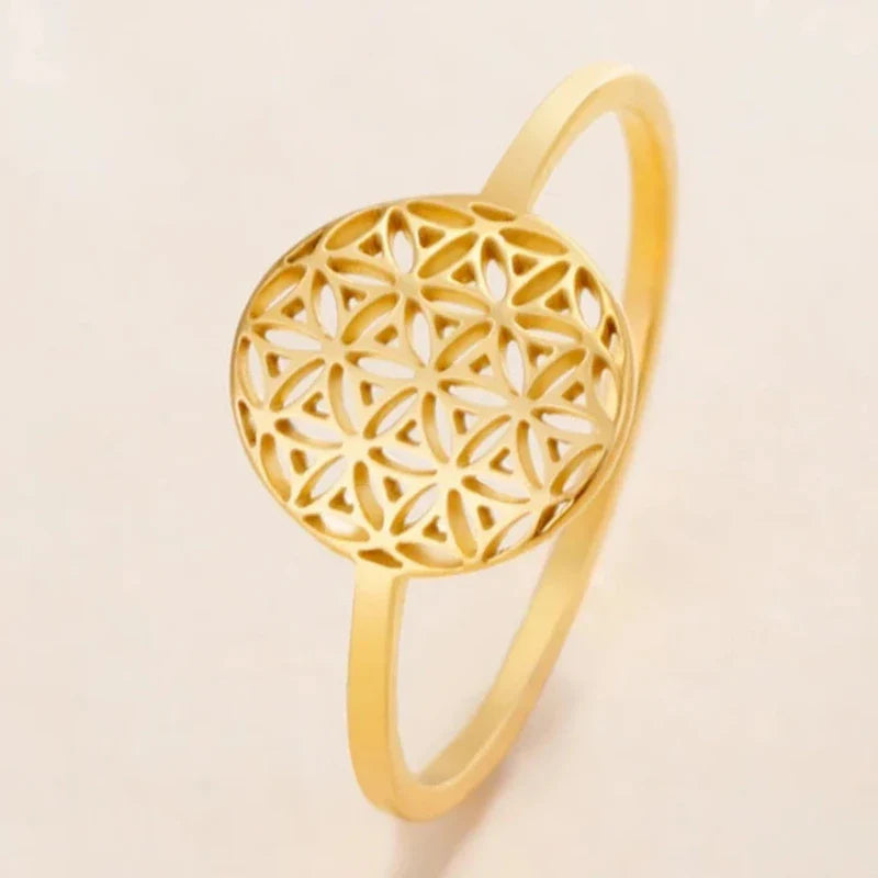 Small Women’s Life Flower Ring in Gold